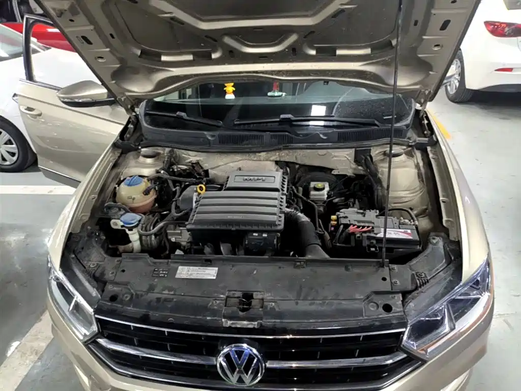 Volkswagen Bora 2018 1.5L Manual Comfort фото 20