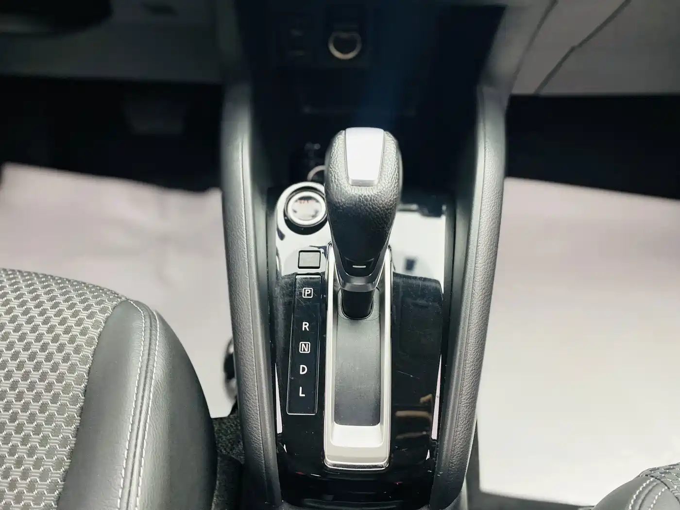 Nissan Kicks 2018 2018 1.5L CVT Smart Connect Luxury Edition