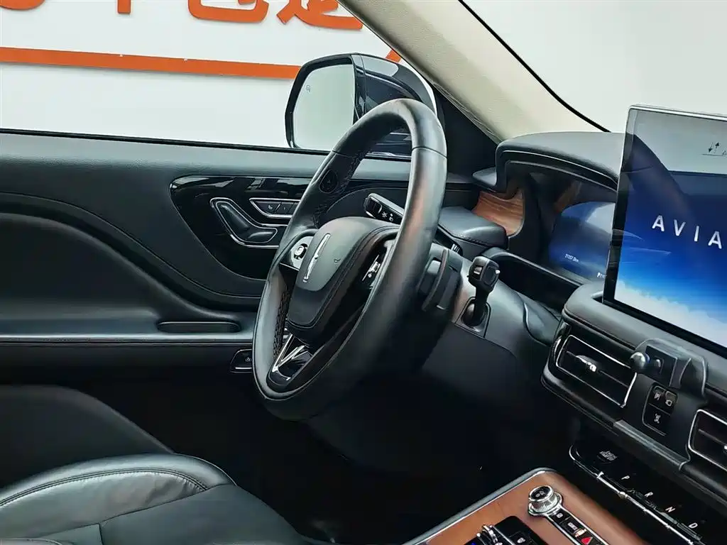 Lincoln Aviator 2022 3.0T V6 4WD Premium Edition фото 22
