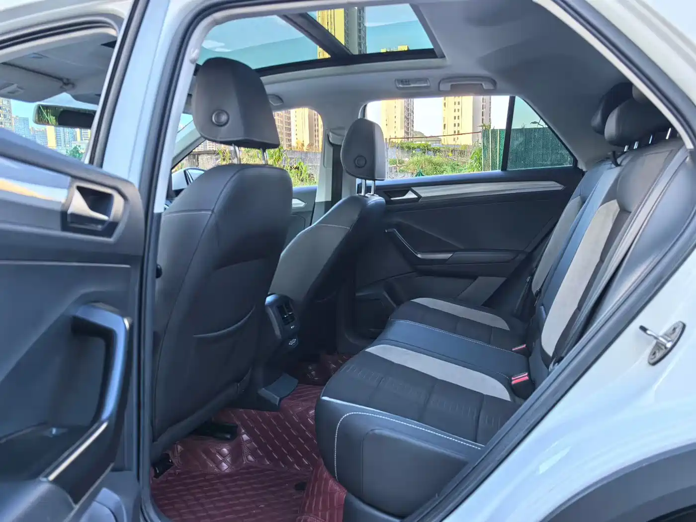 Фото 6 - Volkswagen T-ROC