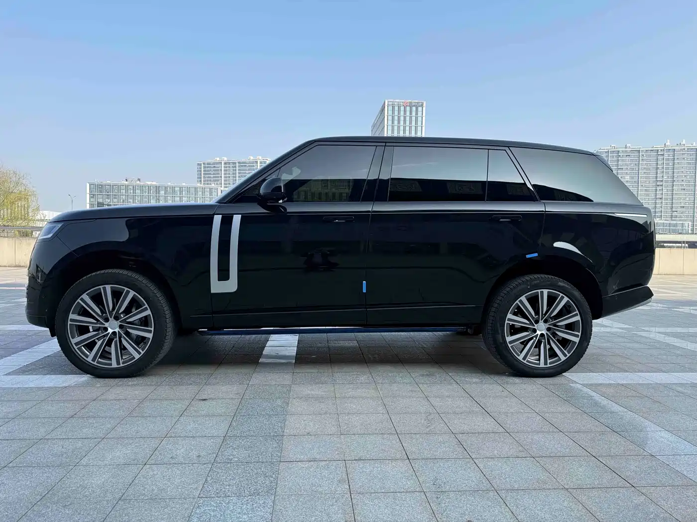 Land Rover Range Rover 2025 2025 3.0 L6 400PS Genesis Extended Wheelbase