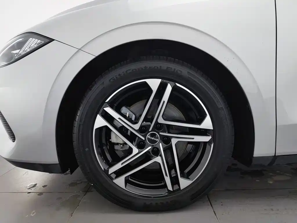 Roewe D7 2023 2023 DMH 125km Flagship Edition