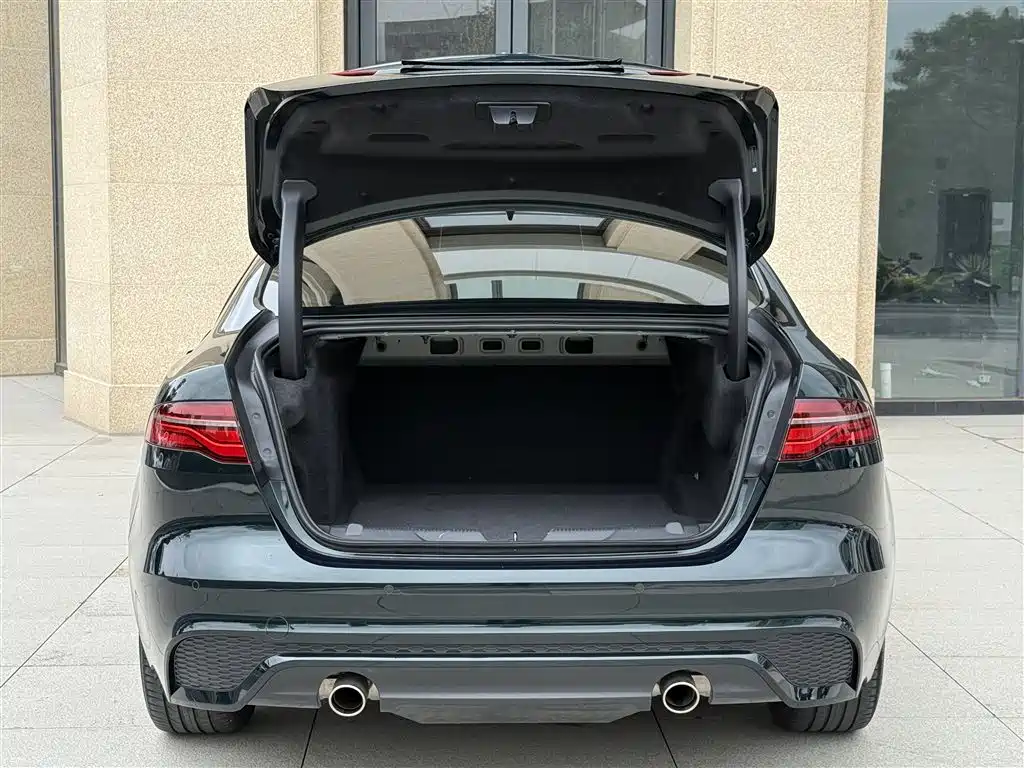 Jaguar XEL 2024 Model 2.0T 250PS R-DYNAMIC S Gloss Black Sport Edition фото 21