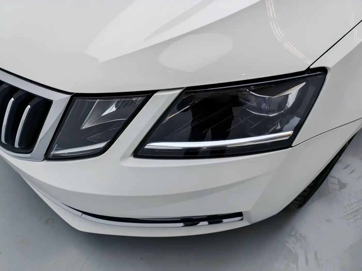 Škoda Octavia 2018 TSI280 DSG Luxury Edition фото 12