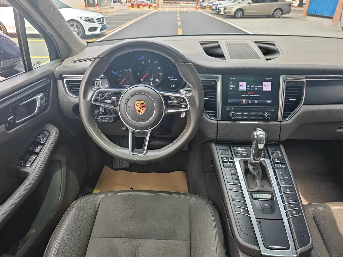 Porsche Macan 2017 Macan 2.0T фото 14