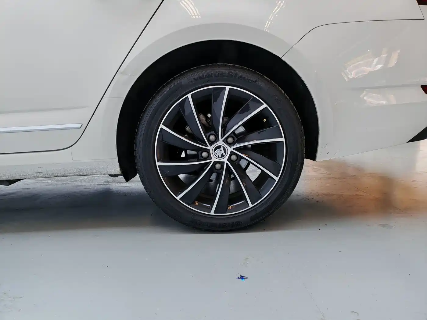 Škoda Octavia 2018 TSI280 DSG Luxury Edition фото 11