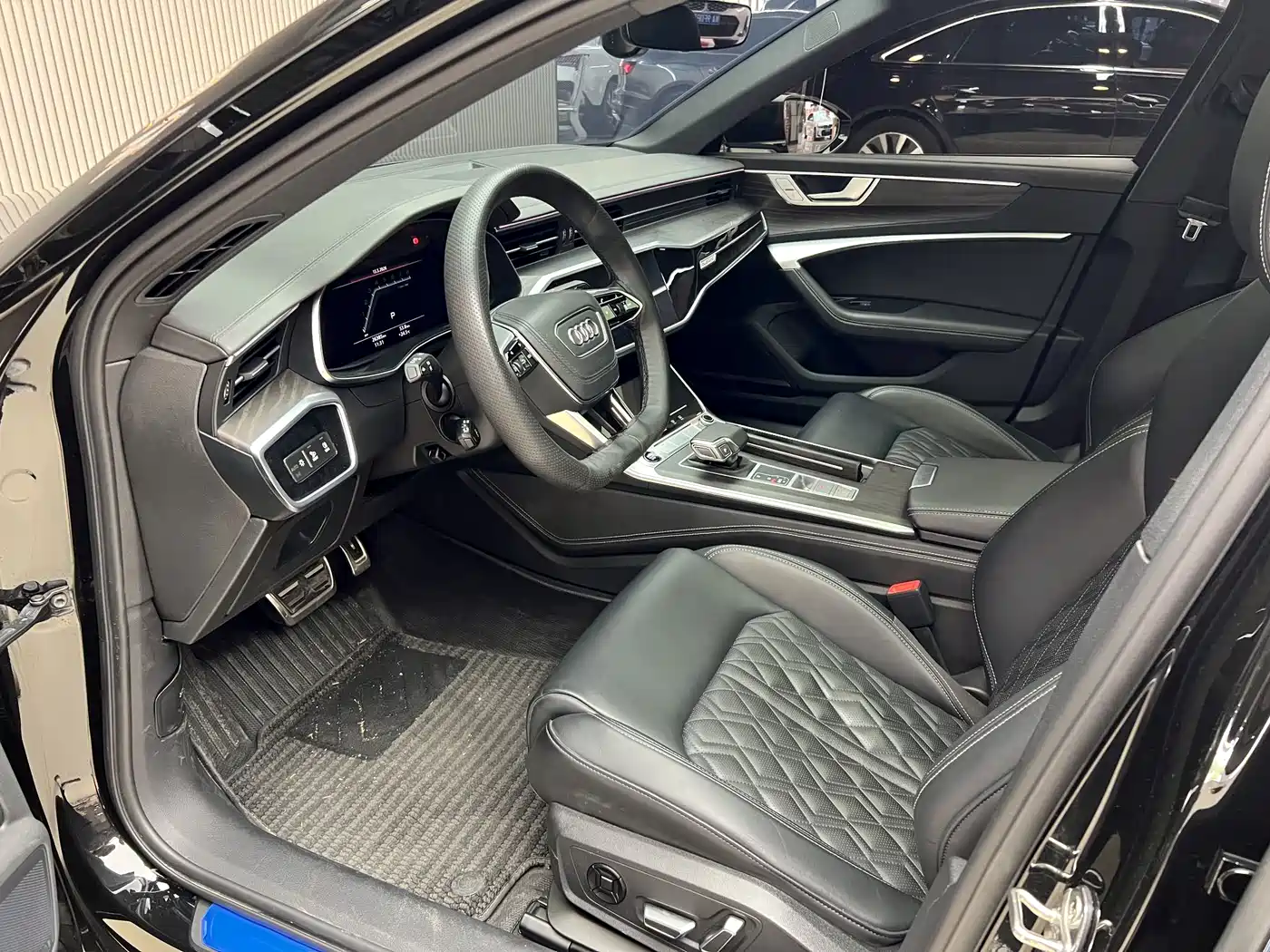 Фото 9 - Audi A6L