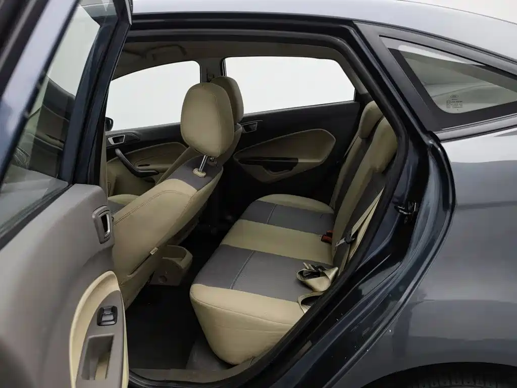 Ford Fiesta 2011 2011 Sedan 1.5L Manual Fashion