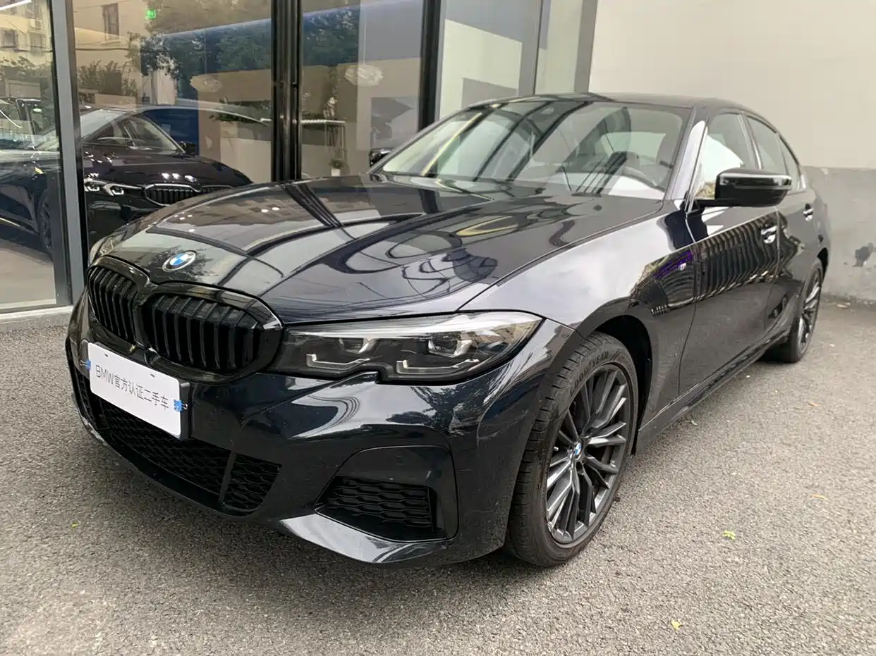 BMW 3 Series 2022 330i M Sport Shadow Edition