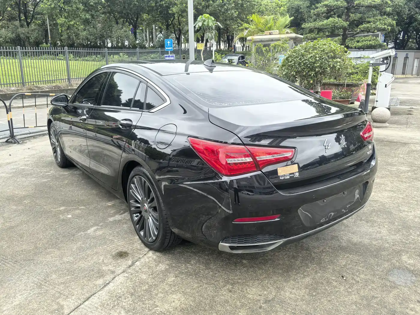 Hongqi H5 2020 1.8T Automatic Smart Connection Qi Enjoy Edition фото 16
