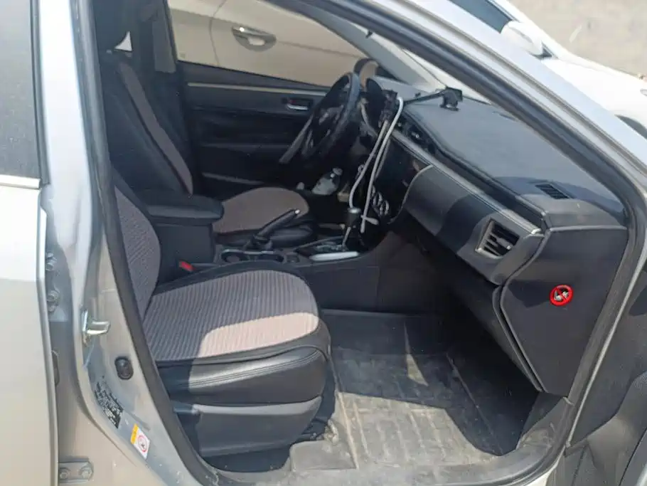 Photo 8 - Toyota Corolla