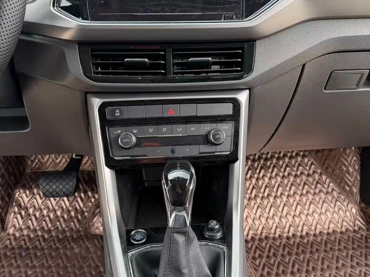 Volkswagen T-Cross 2019 280TSI DSG Luxury Edition фото 8