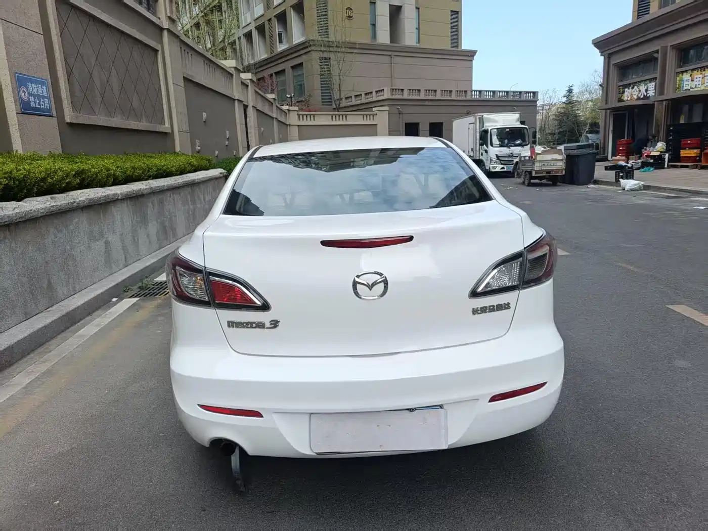 Mazda Mazda3 Axela 2014 2011 Sedan 1.6L Manual Comfort