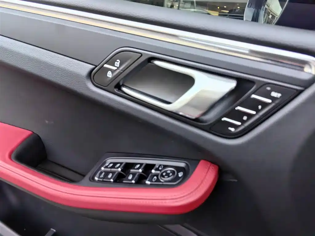 Porsche Macan 2024 Macan 2.0T фото 16