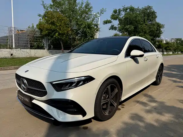  Mercedes-Benz Mercedes-Benz A-Class 2024 A 200 L Fashion Edition