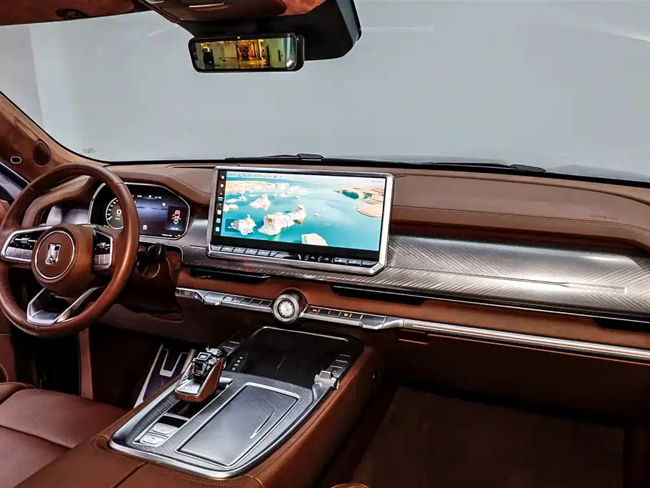 TANK TANK 700 NEW ENERGY