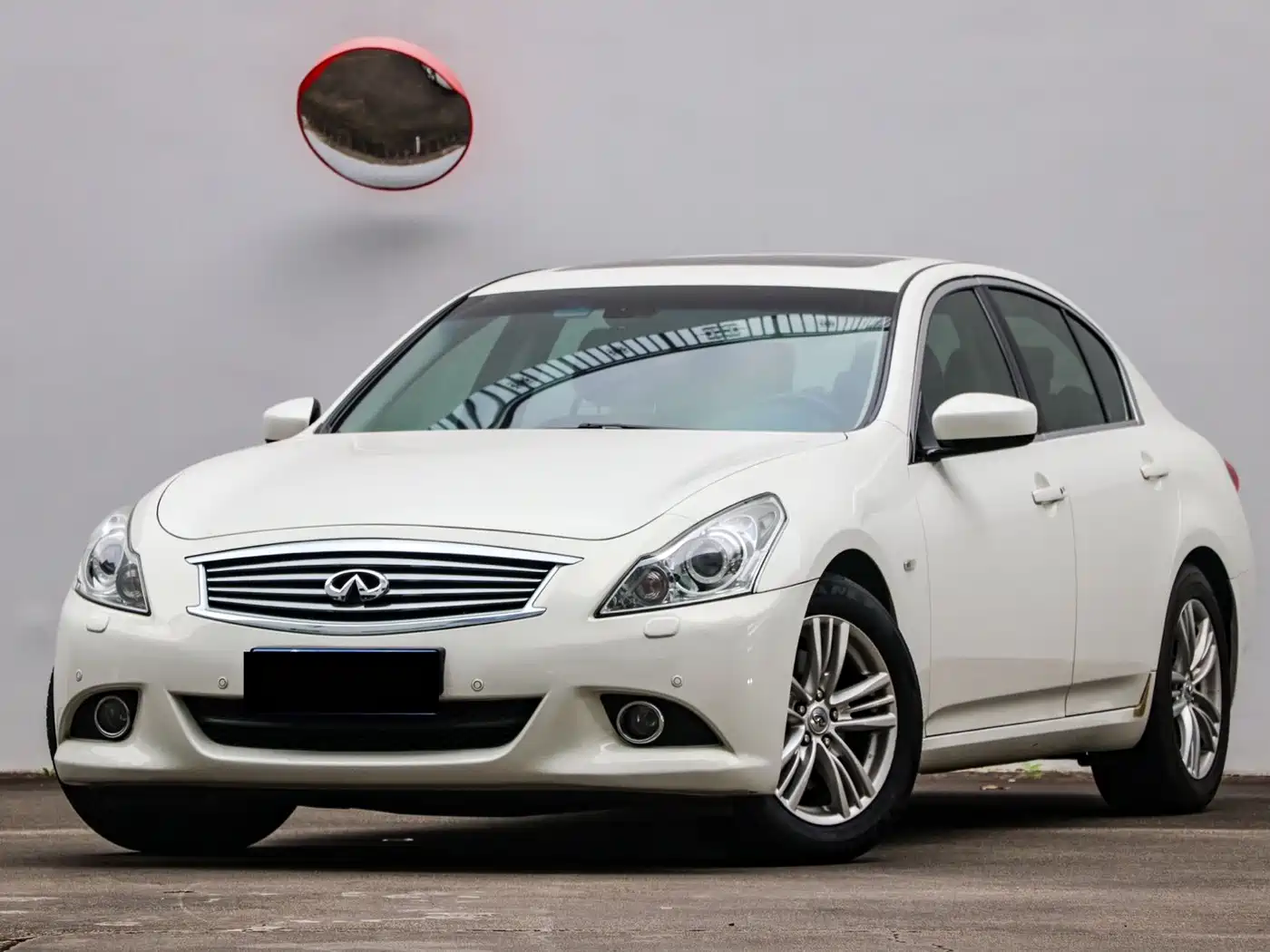 Infiniti G Series 2012 2010 Model G25 Sedan Luxury Sport Edition