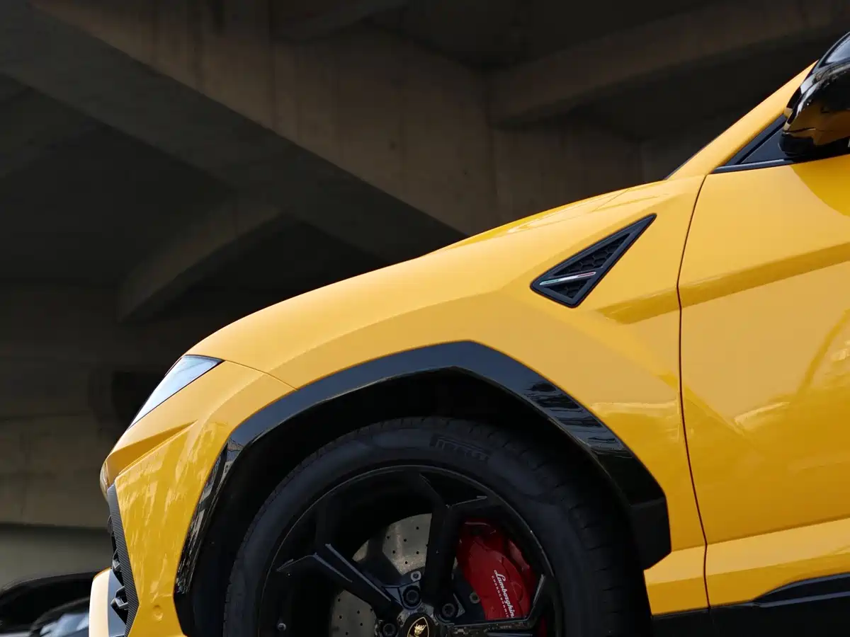 Фото 7 - Lamborghini Urus