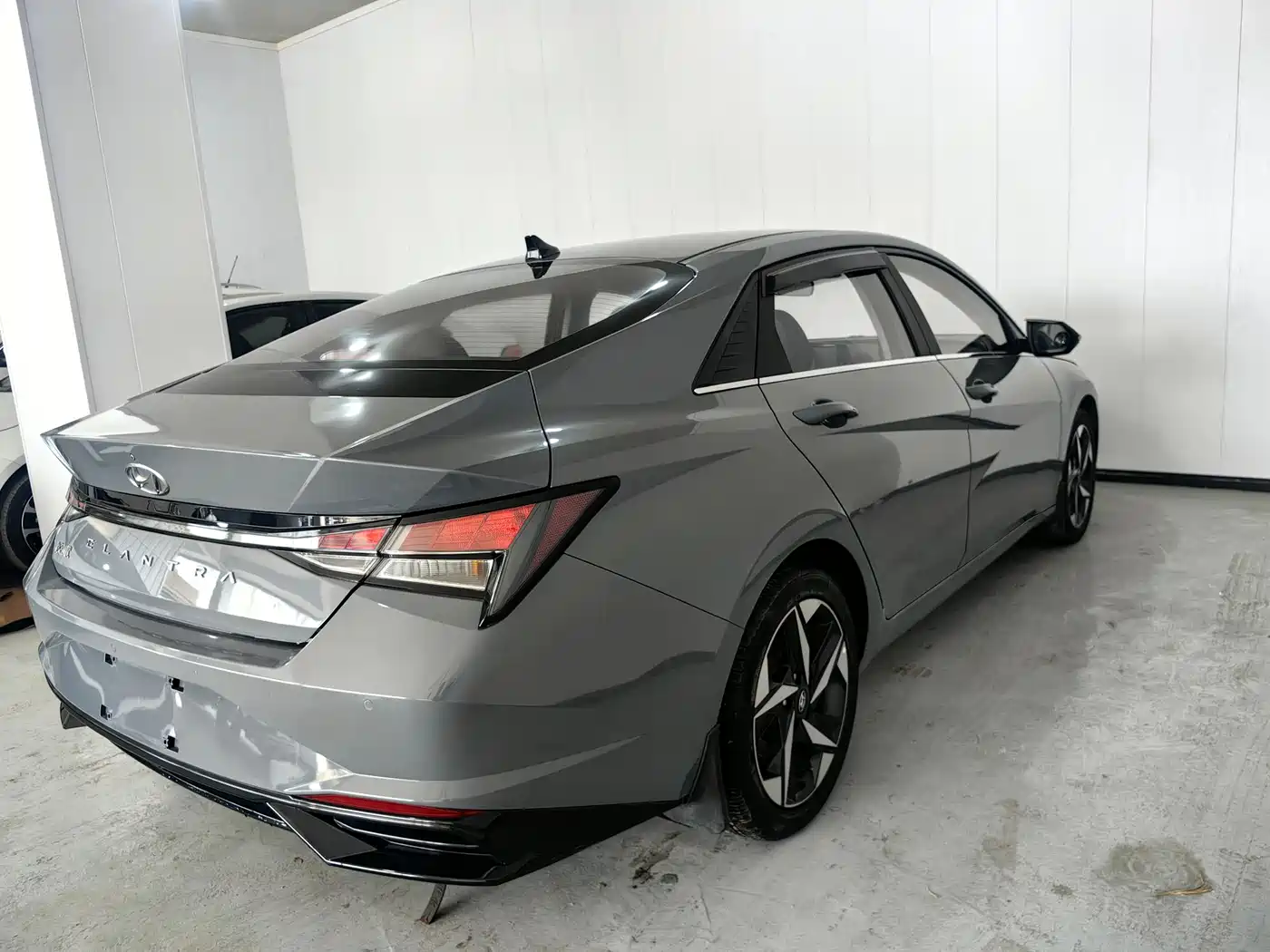 Hyundai Elantra 2021 1.5L CVT GLX Elite Edition фото 4