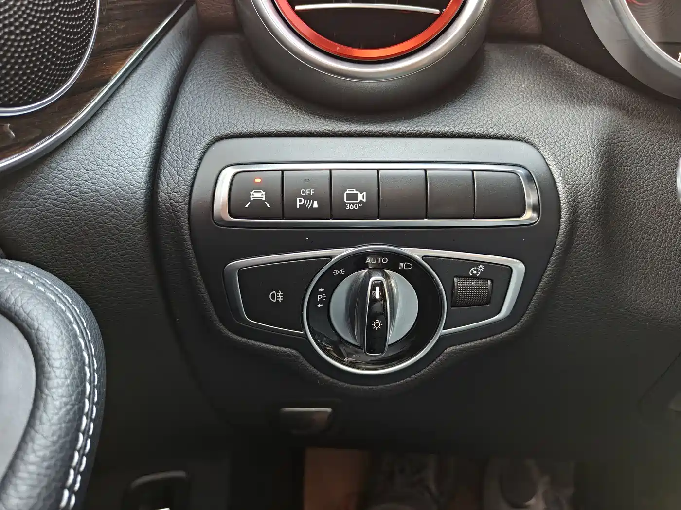 Mercedes-Benz GLC 2017 GLC 260 4MATIC Luxury фото 22