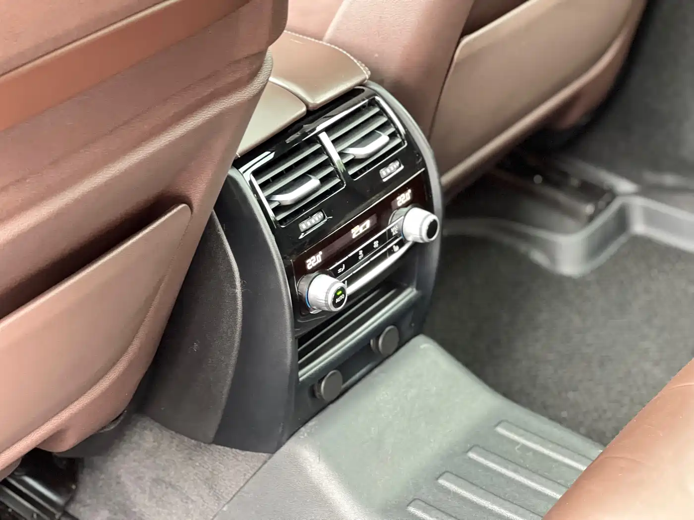 BMW 6 Series GT 2019 630i M Sport Grand Tourer Edition фото 11