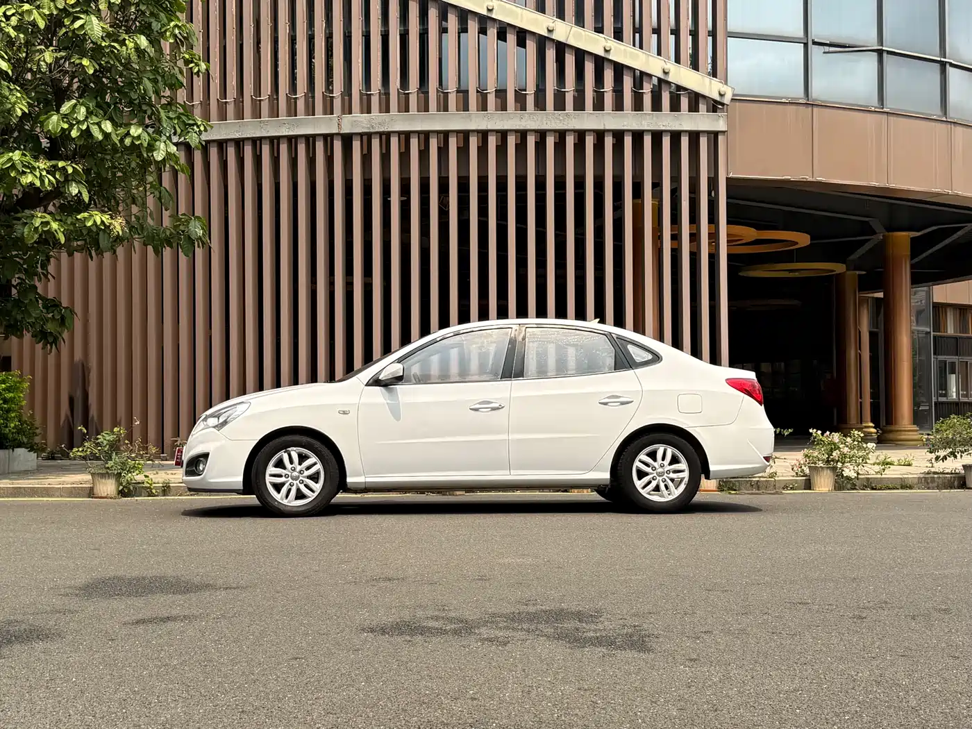 Hyundai Elantra 2011 1.6L Manual Luxury фото 14
