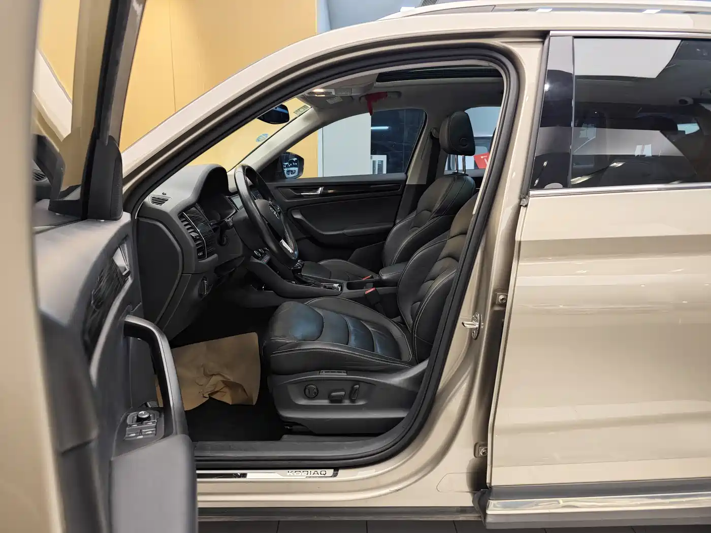 Škoda Kodiaq 2017 TSI330 7-seater 2WD Luxury Edition фото 14