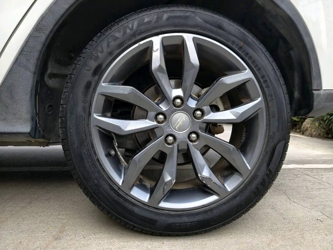 Landwind X2 2018 2017 1.6L Auto Sharp Edition