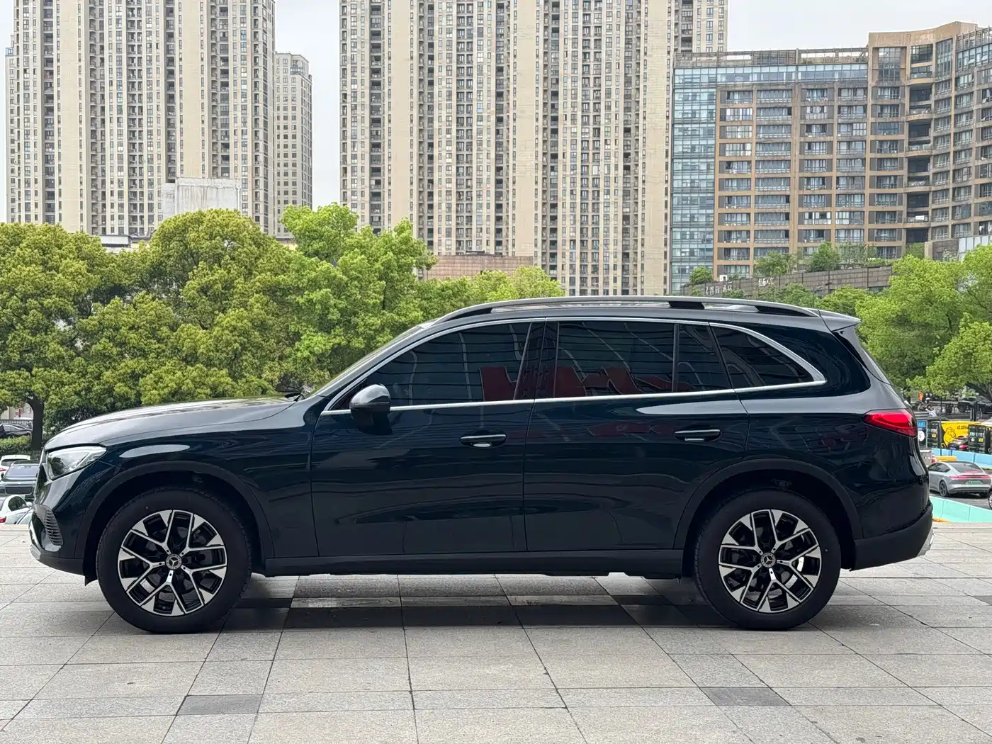 Mercedes-Benz GLC 2023 GLC 260 L 4MATIC Sport 5-seater фото 9