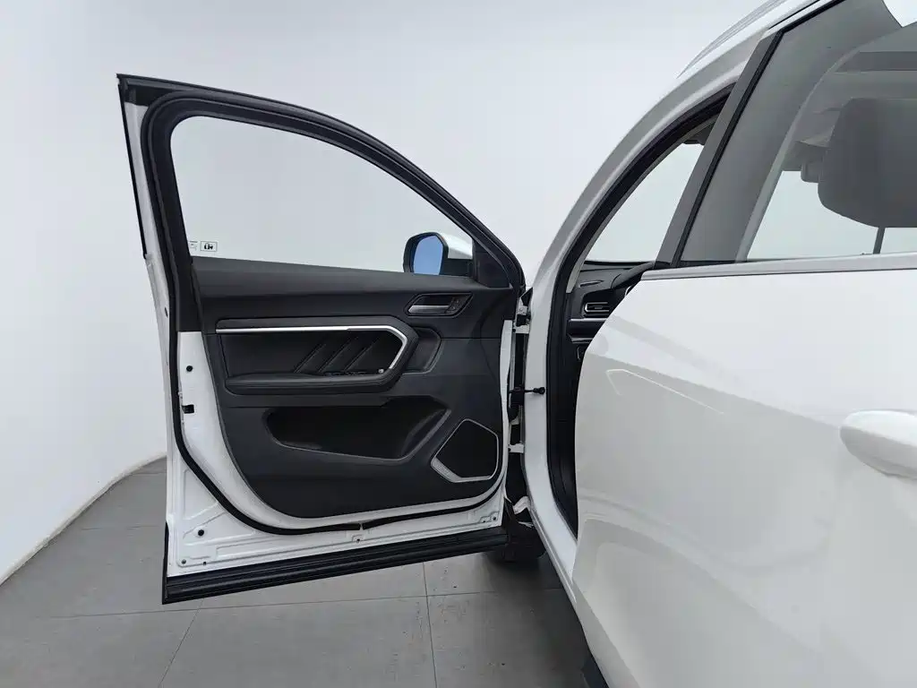 Фото 8 - Haval H6