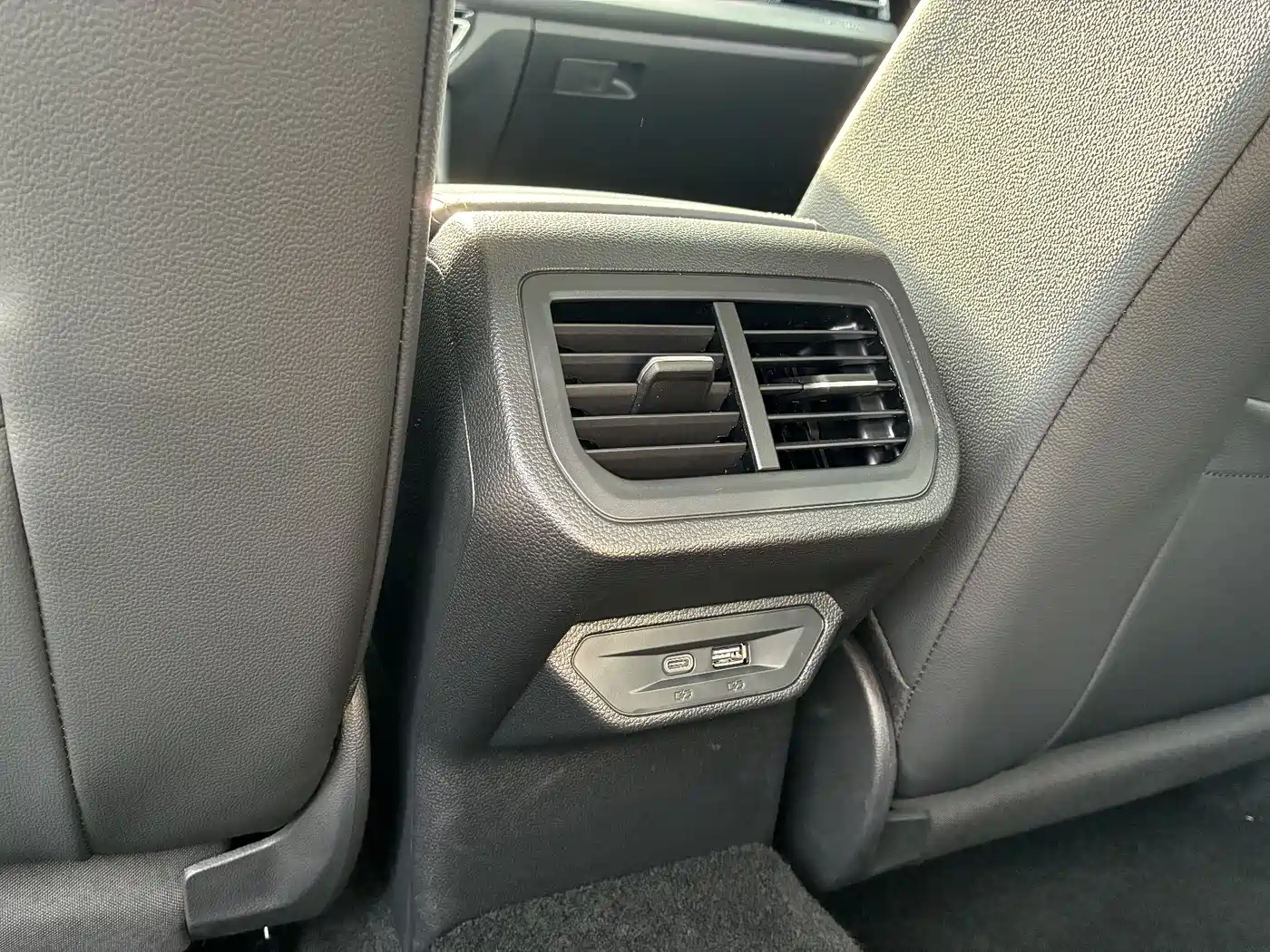 Volkswagen Lavida 2026 1.5L Auto 5 Million Edition фото 7