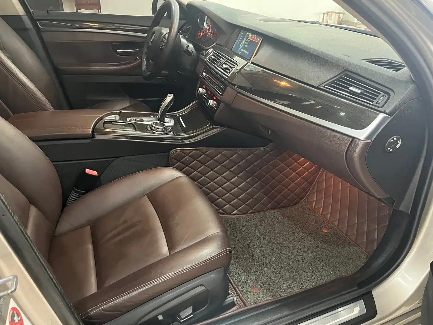 BMW 5 Series 2013 525Li Luxury фото 7