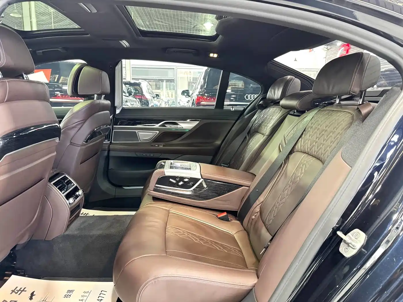 BMW 7 Series 2021 Model 730Li M Sport Package фото 11