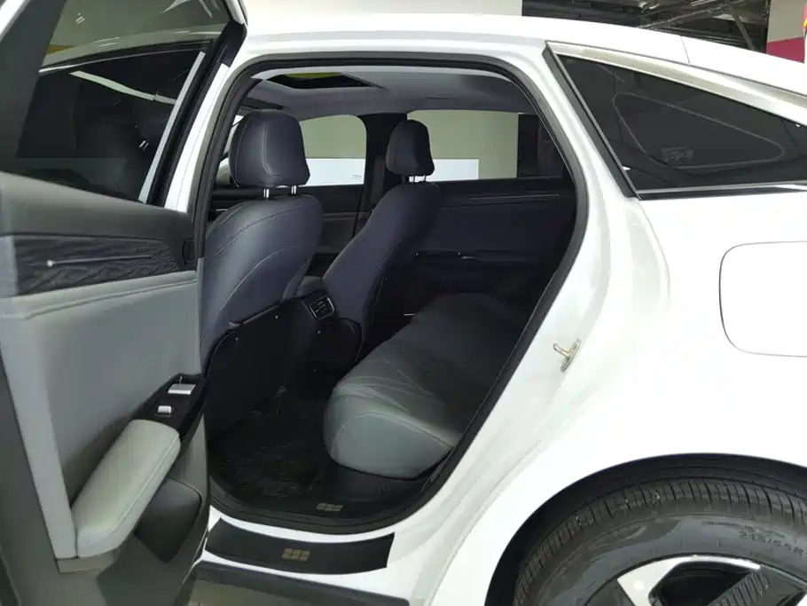 Geely Galaxy Galaxy L6 2026 2025 EM-i 140km Starship Edition