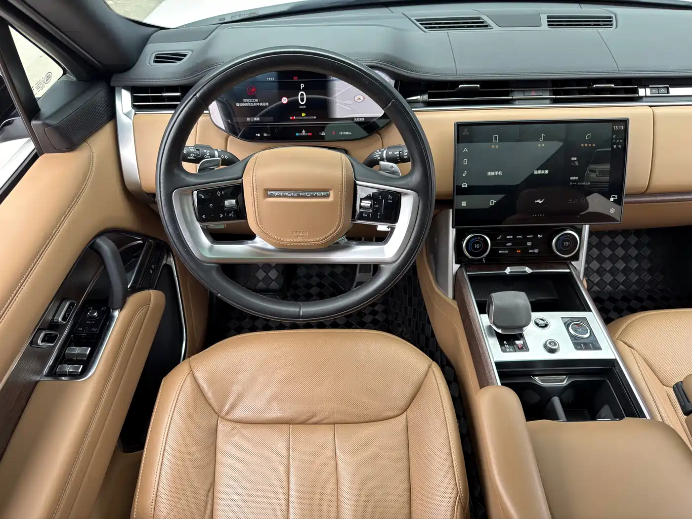 Land Rover Range Rover 2023 3.0 L6 400PS Golden Age 7-Seater Long Wheelbase фото 11