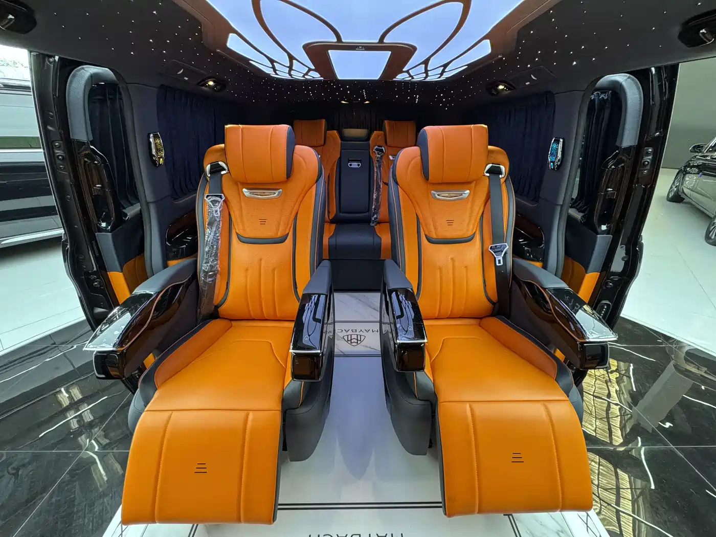 Mercedes-Benz Vito 2023 2.0T Business 7-Seater фото 11