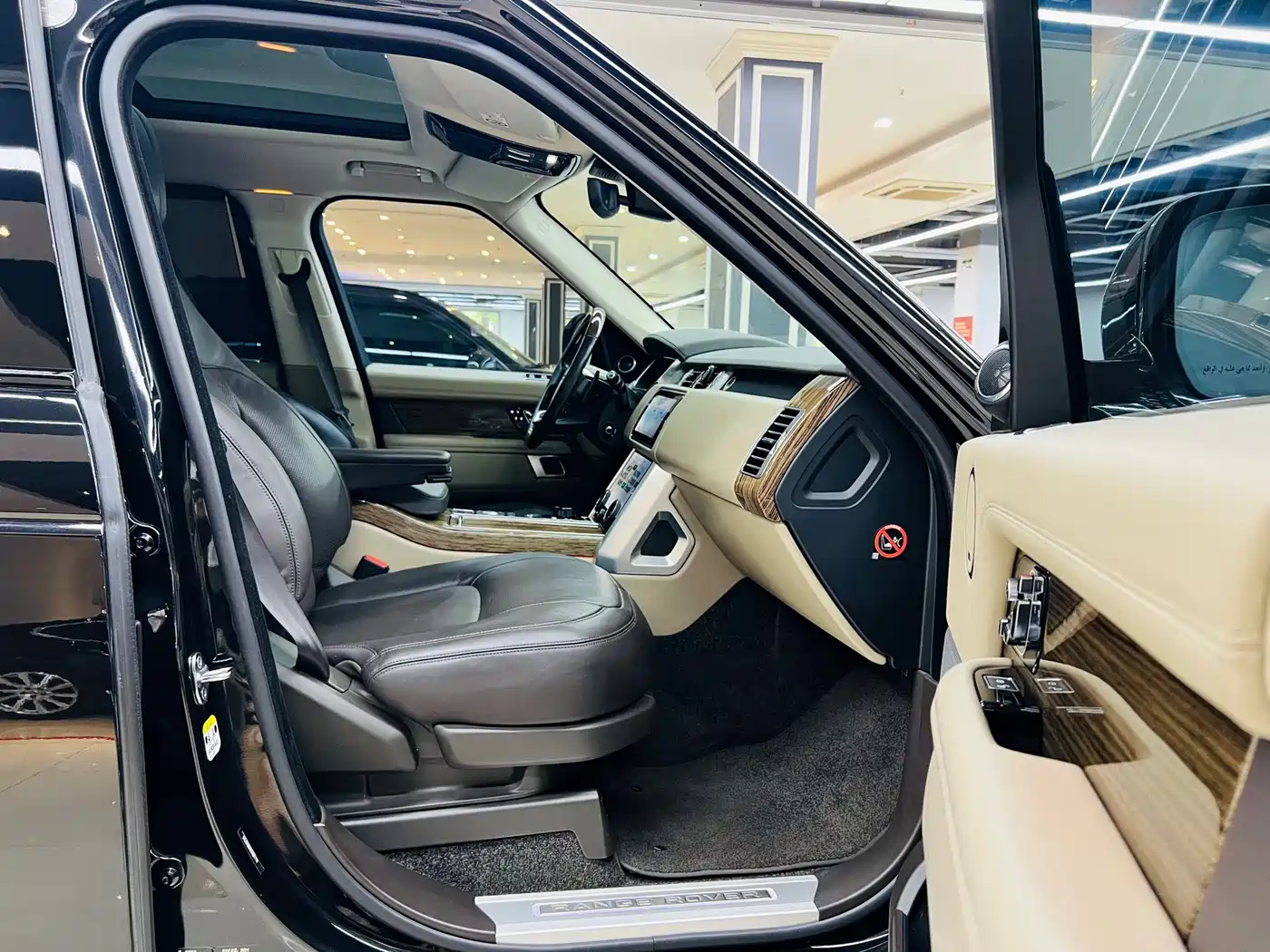 Land Rover Range Rover 2018 3.0 SC V6 Vogue Heritage Extended Edition фото 8