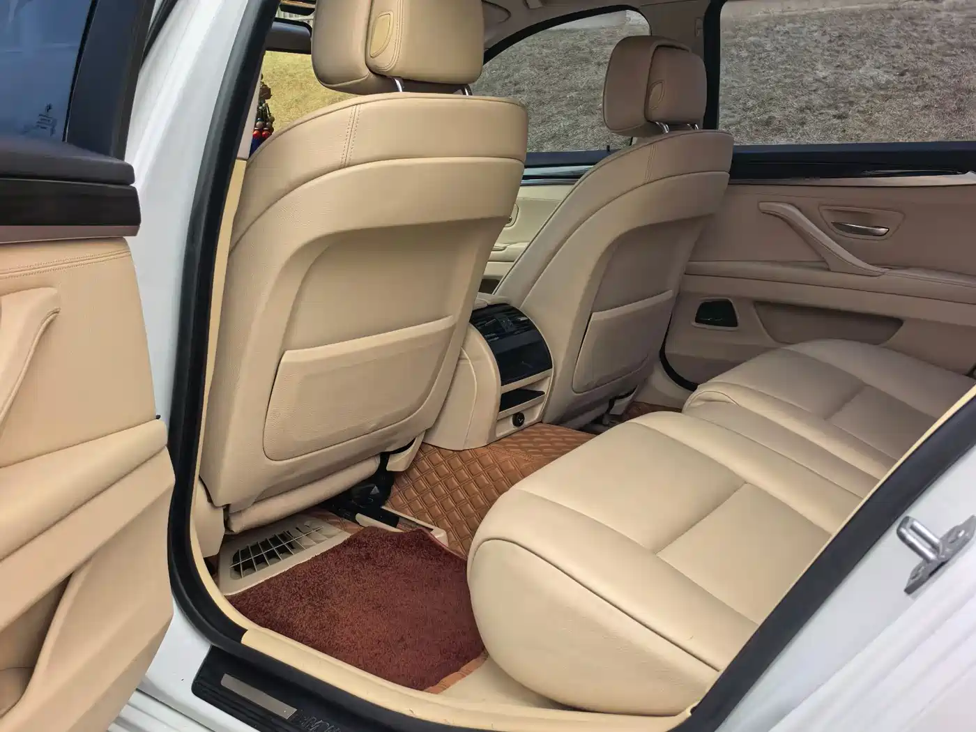 BMW 5 Series 2013 525Li Leadership фото 8