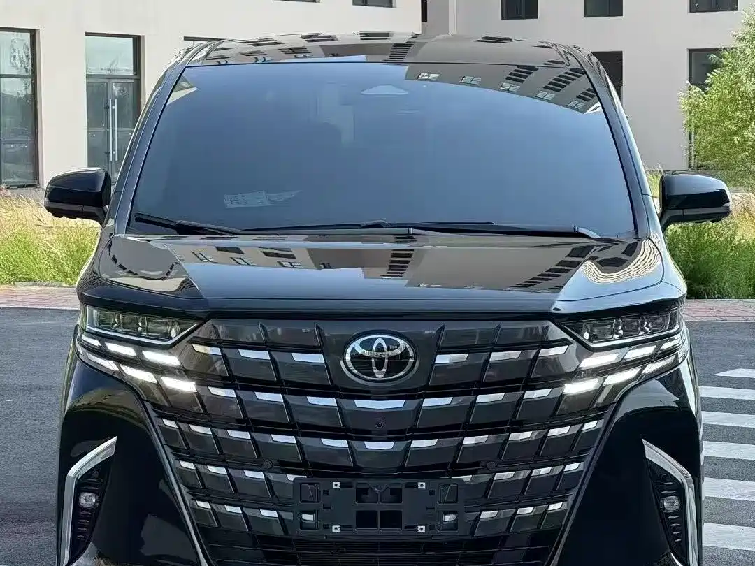 Toyota Alphard 2025 Hybrid 2.5L Ultimate Gold Edition