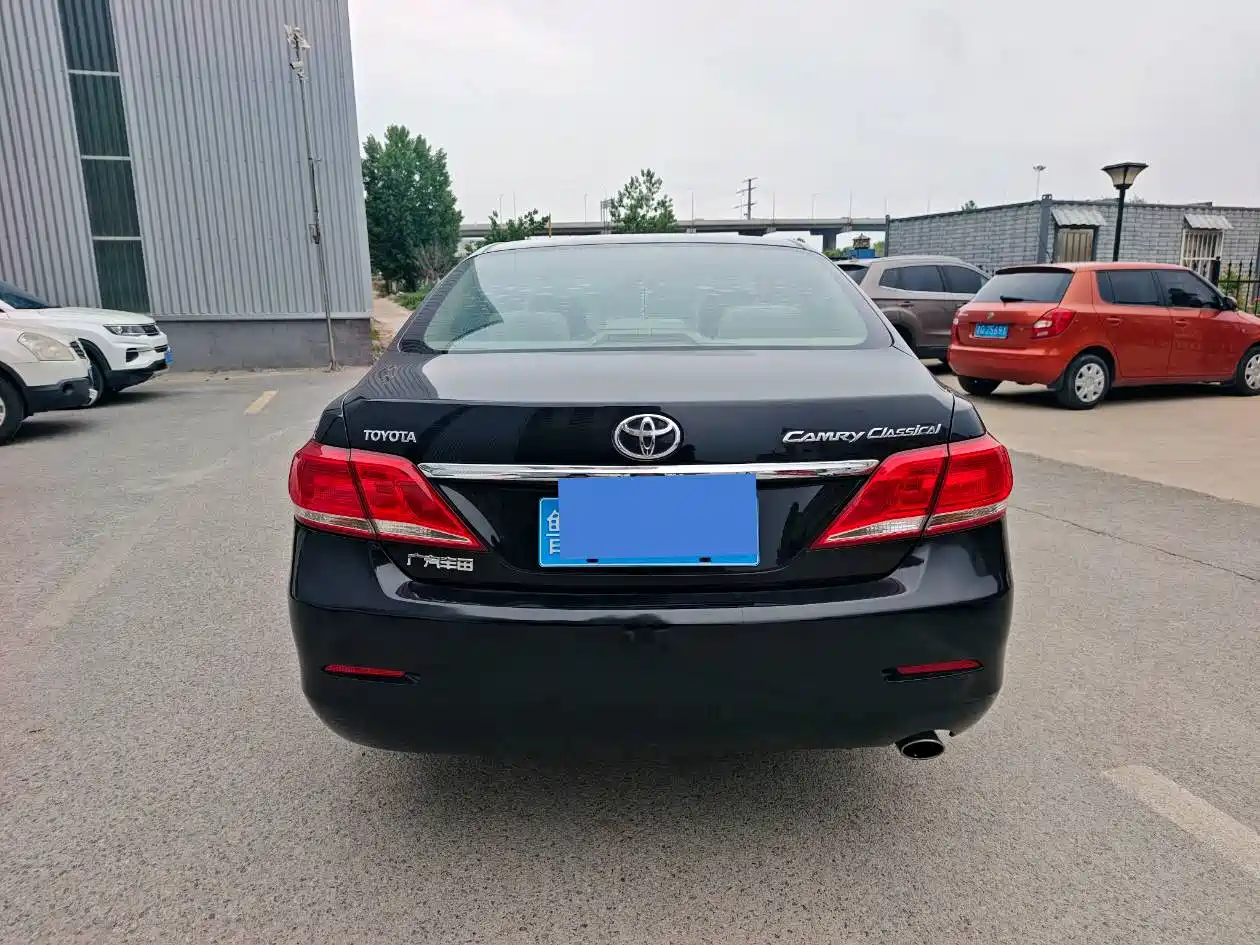Toyota Camry 2013 200E Classic Elite Edition фото 14