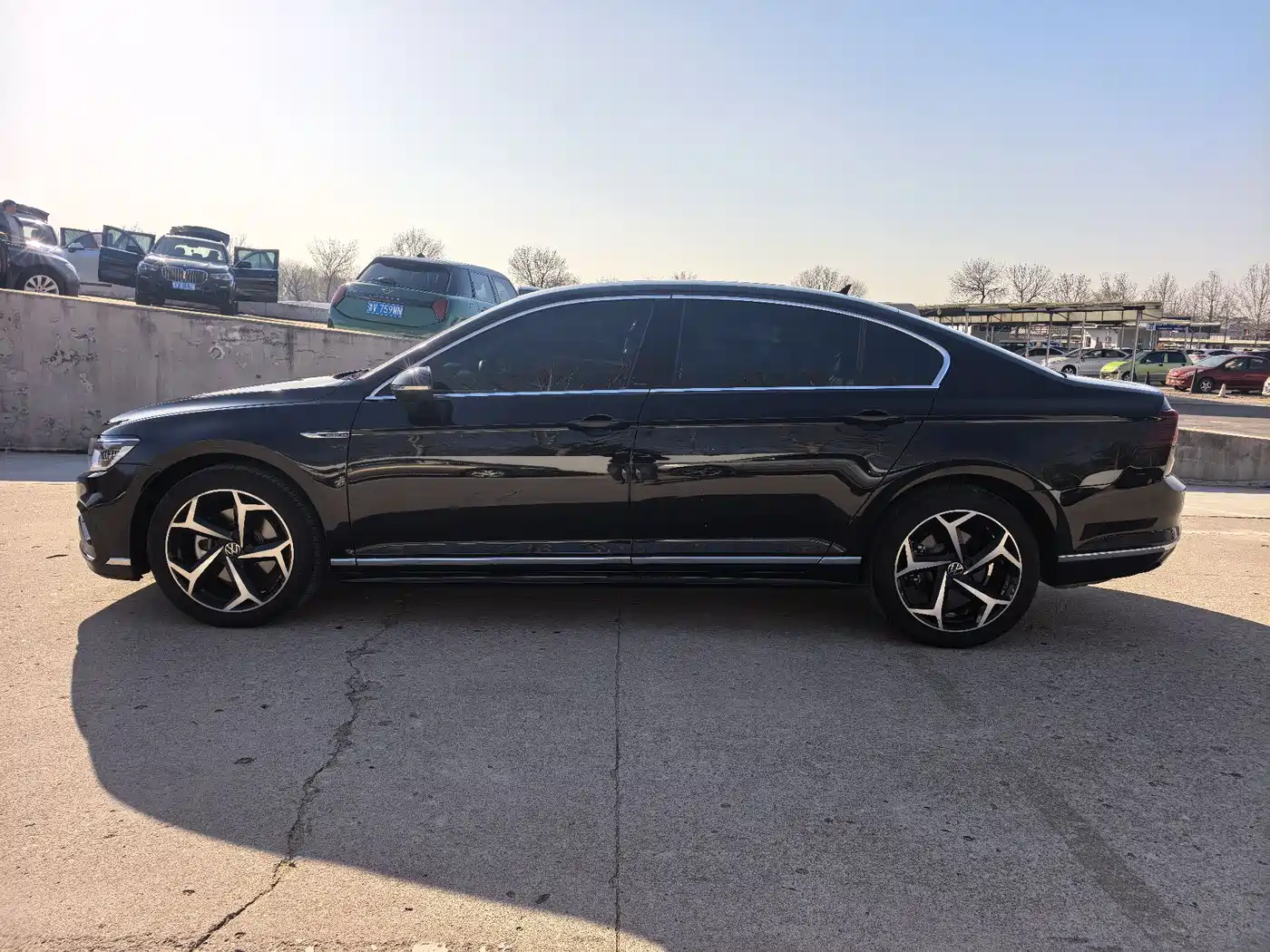 Volkswagen Magotan 2024 2 Million Units Public Sharing Edition 330TSI DSG Luxury фото 5