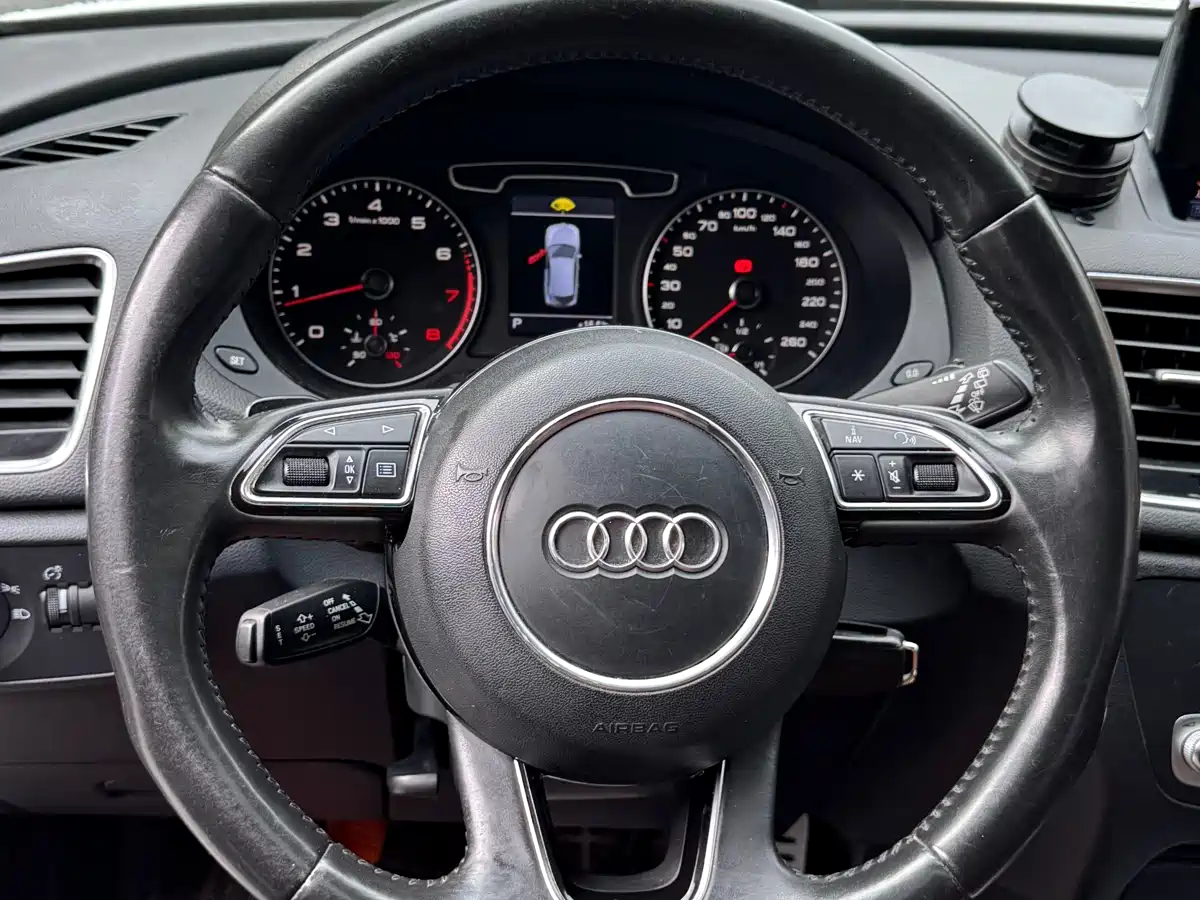 Audi Q3 2013 40 TFSI quattro Luxury Model фото 16