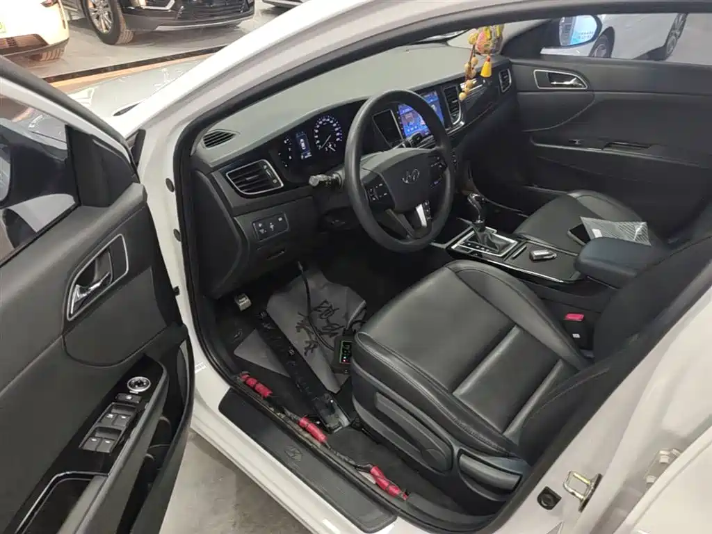 Hyundai Mistra 2014 1.8L Auto Smart GLS фото 16