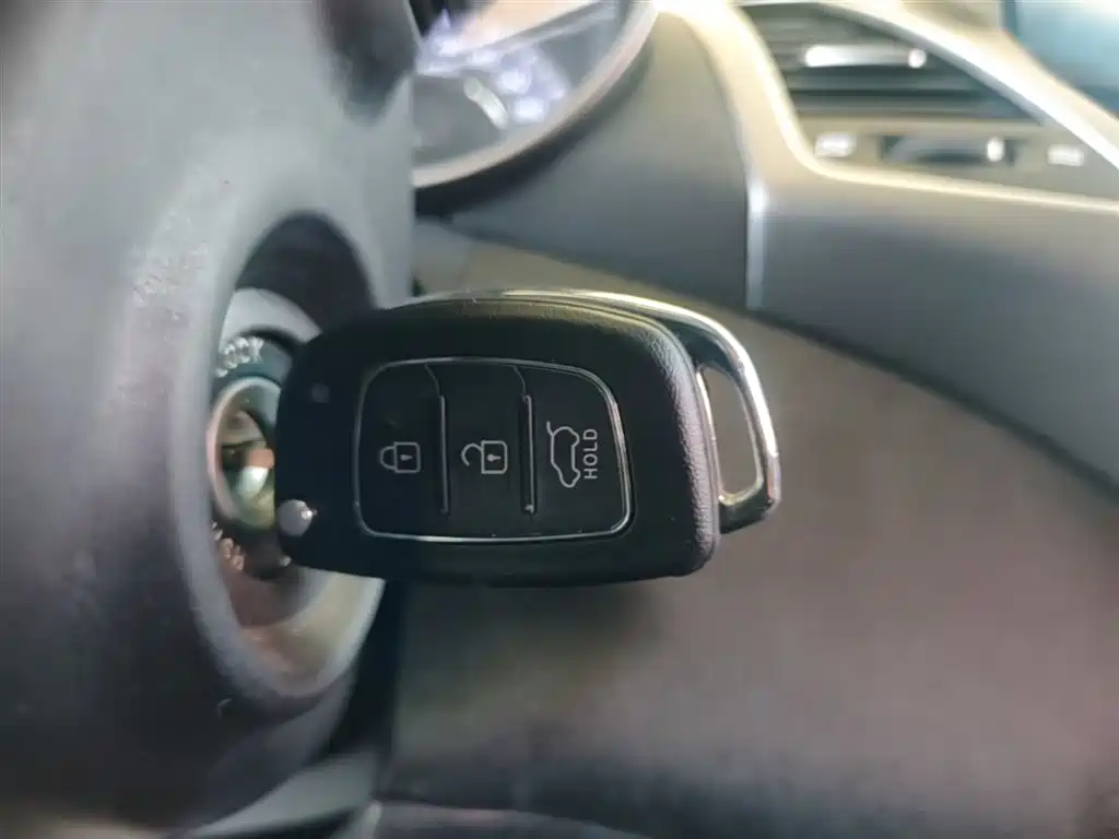 Hyundai Langdong 2016 1.6L Automatic Smart Edition фото 9