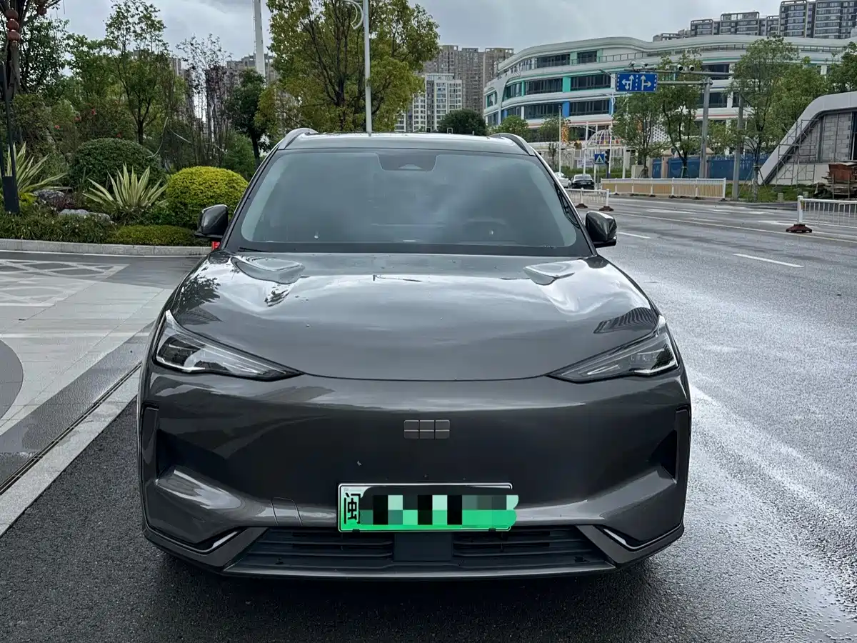 Photo 1 - Geely Galaxy Galaxy E5