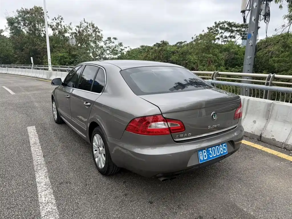 Škoda Superb 2012 1.8TSI Automatic Noble Elegance Edition фото 3