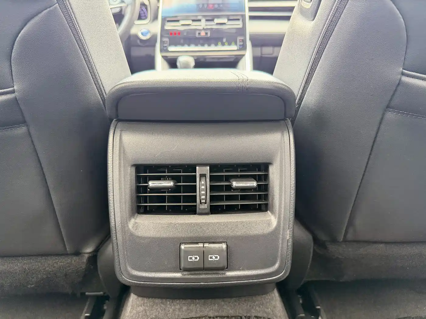 Toyota Avalon 2022 Hybrid 2.5L Luxury Edition фото 22