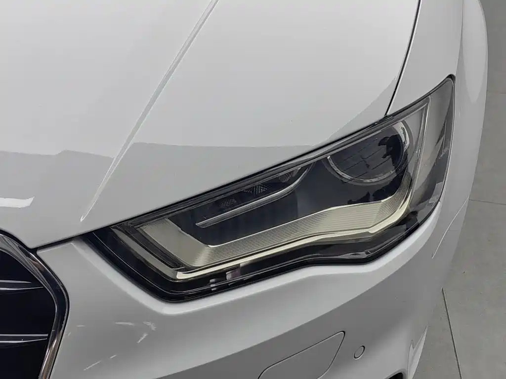 Audi A3 (Import) 2016 2015 Limousine 45 TFSI S line Luxury