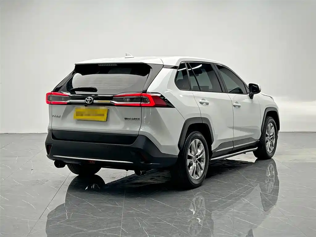 Toyota Wildlander 2022 2.0L CVT FWD Luxury PLUS Edition фото 6
