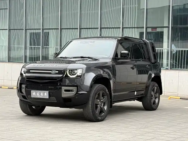 LAND ROVER DEFENDER